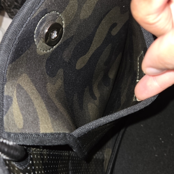 HAUTE SHORE | Neoprene Green Tote Bag & Wrislet Bundle - Picture 8 of 9